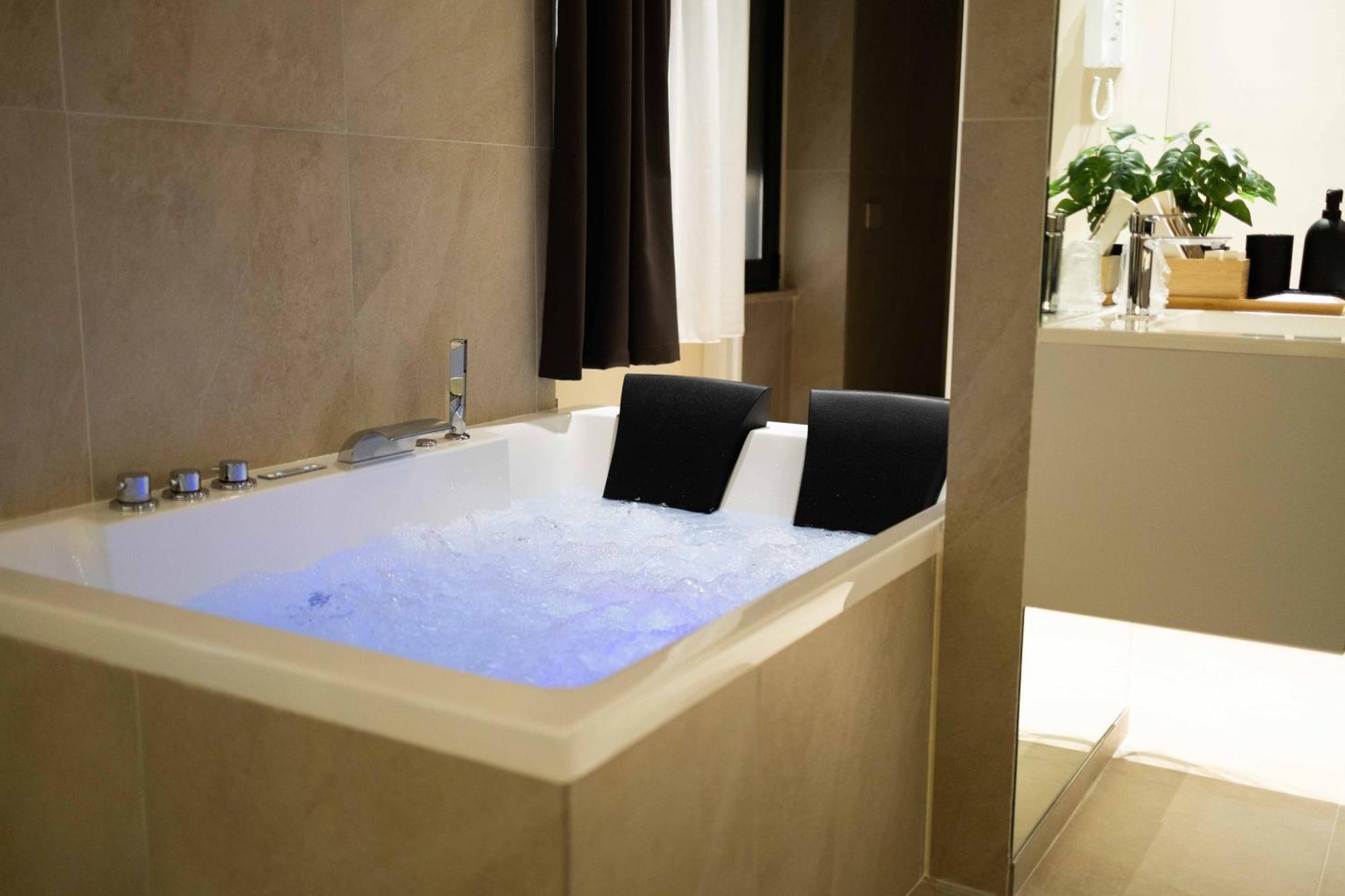 Crsuite Apartment